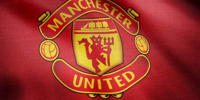 Kit de entrenamiento del Manchester United con el logo de Betway