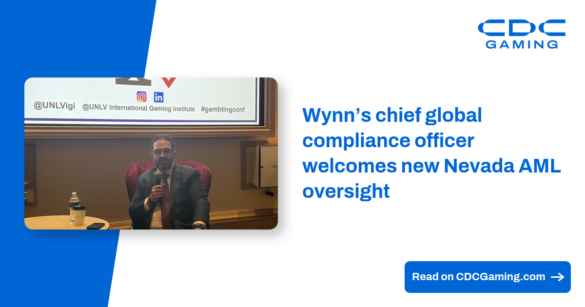 Omar Khoury, Director de Cumplimiento Global de Wynn Resorts, hablando en una conferencia sobre regulaciones.