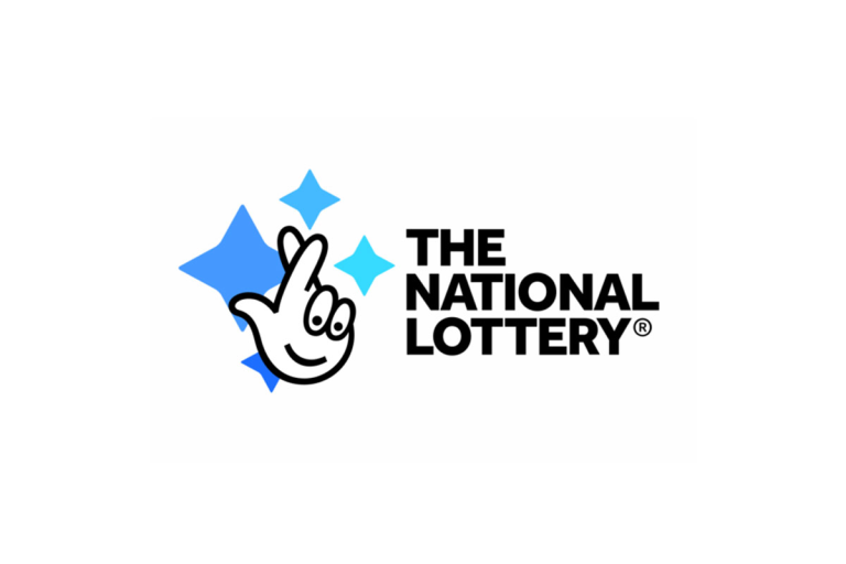 Gráfico promocional de la nueva campaña de Lotto de la Lotería Nacional del Reino Unido, destacando el formato de "Una entrada, dos oportunidades de ganar".