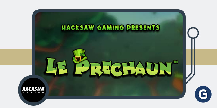 El mapache Smokey vestido de duende irlandés en el juego Le Prechaun de Hacksaw Gaming, rodeado de símbolos de la suerte.