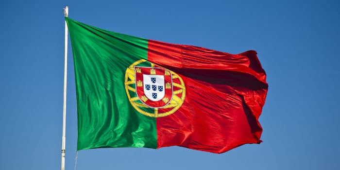 Jugadores de las selecciones de fútbol de España y Portugal durante un partido del Mundial 2026