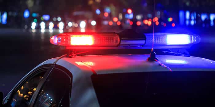 Agentes de policía durante una redada en una casa de juego ilegal en Hong Kong.